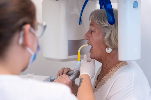 Best Weekend Emergency Dental Services in Parklawn, CA